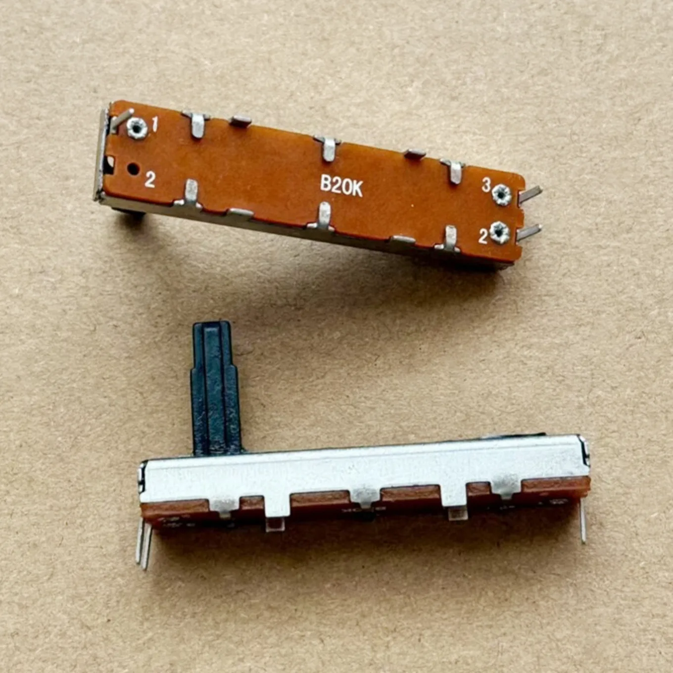 Original New 100% Straight Sliding Push-Pull Potentiometer 3Pin 45MM B20K B203 With Midpoint 4.5CM Mixing Console Pusher SWITCH