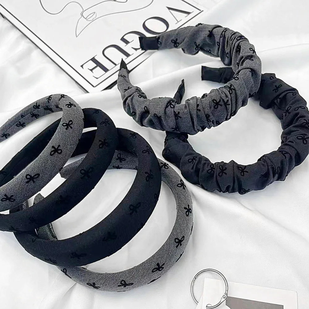 

Matte Pleated Headband Grey Wide Sponge Hair Hoop Minimalist Non-Slip Design for Women Girls Daily Comfort Hair Accessories