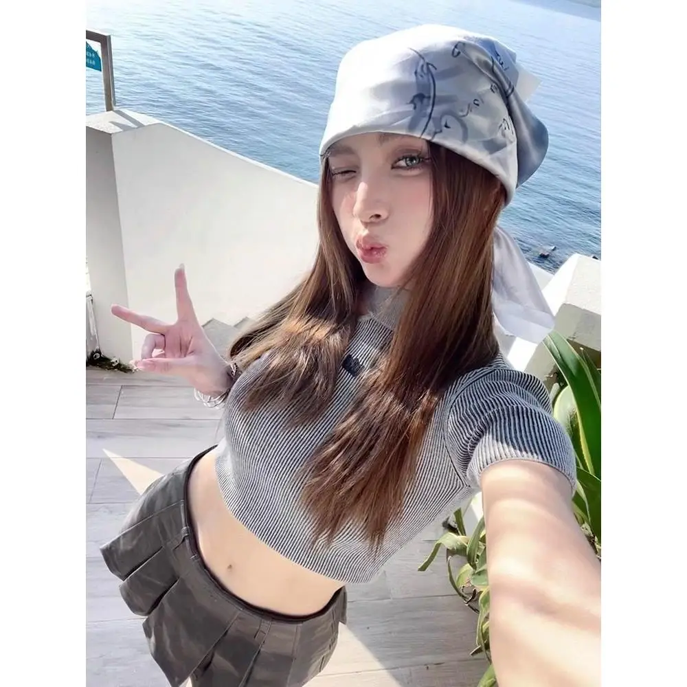 手描きグラフィティグレーキティキャットスカーフ-レディースサマーy2kスパイシーガールチューブトップスクエアスカーフ-個性派ヒップホップスモールシルクスカーフ