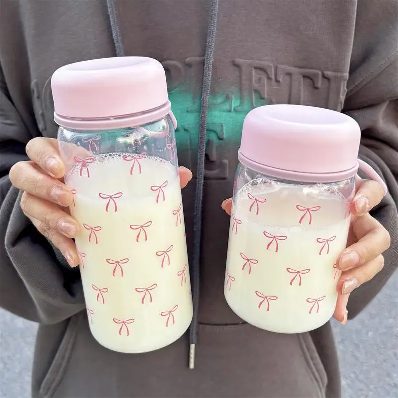 400/600ML Rosa Schleifen-Design Plastik-Wasserbecher, Tragbarer Kaffee- und Kaltgetränkebecher für Studenten, Saft- und Milchbecher für Outdoor-Aktivitäten, Auslaufsicherer Trinkbecher