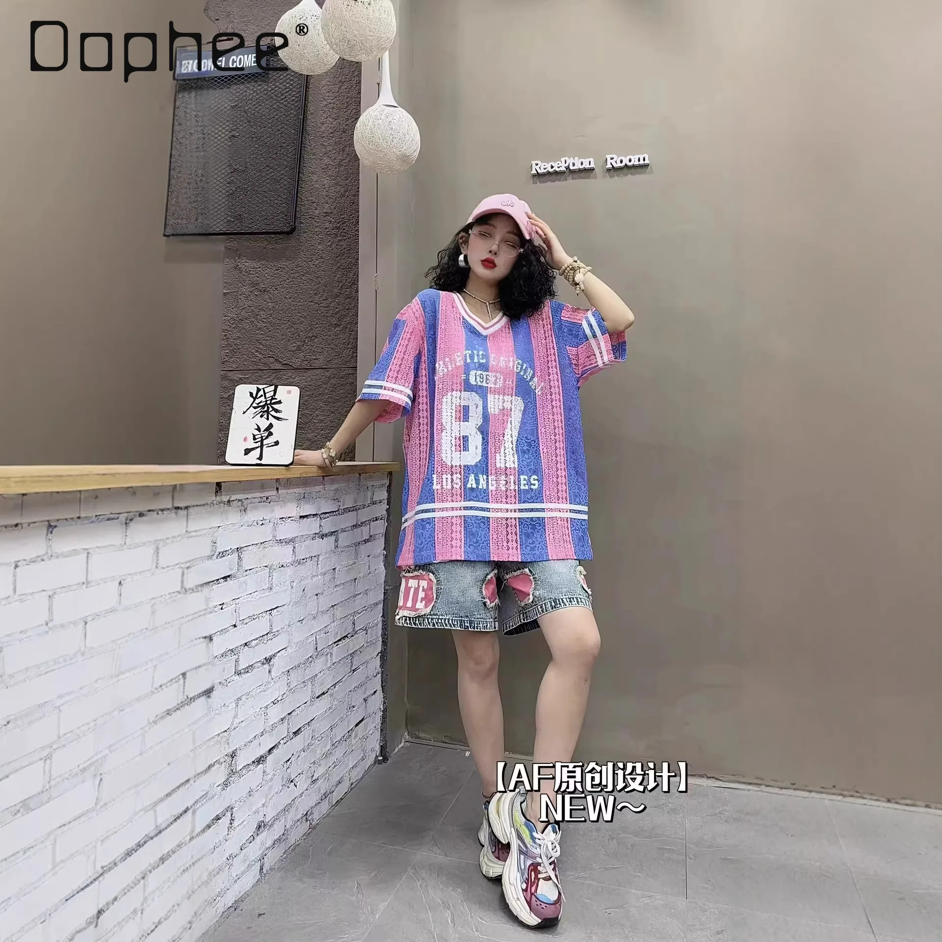 

European Trend T-shirt Women's Summer New Letter Printing Splicing Contrasting Lace Loose V-neck Short-sleeved Top