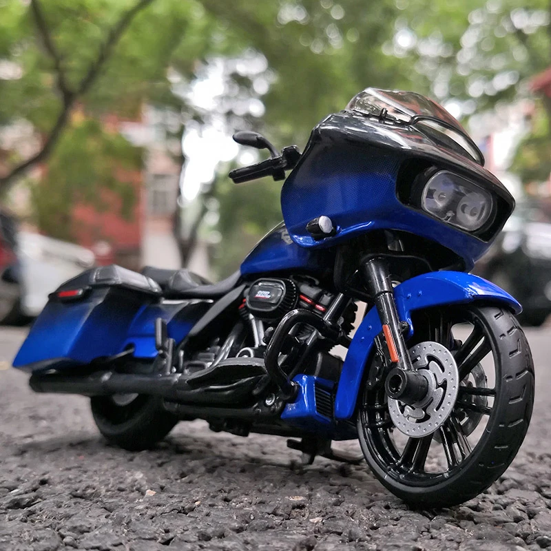 Maisto 1/18 Harley Davidson 2018 CVO Road Glide Motorcycle Model Toy Vehicle Collection Shork-Absorber Off Road Toys Car