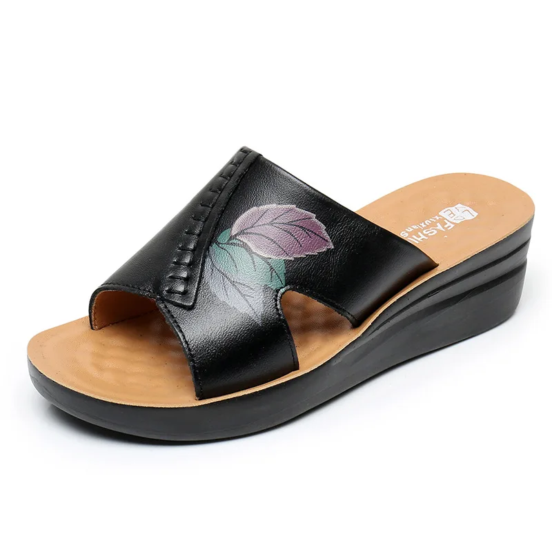 2023 New Hot Sale Women Summer Slip On Genuine Leather Open Toe Sandals Woman Flip Flops Wedges Platform Ladies Beach Shoes