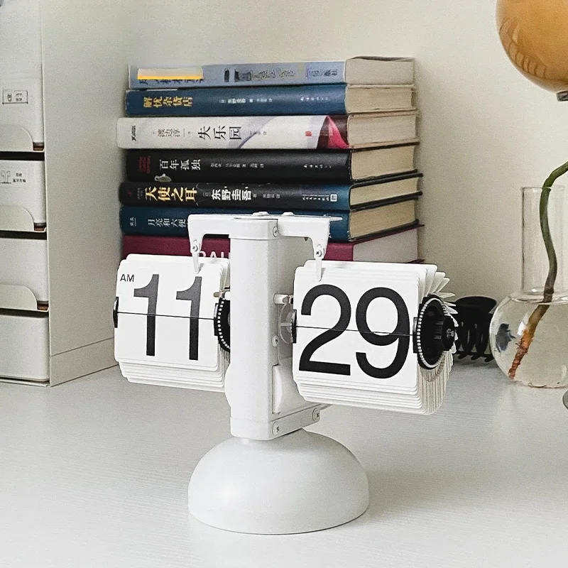 

Xishan, European creative personality automatic page turning clock desktop ornament simple retro home clock desk clock
