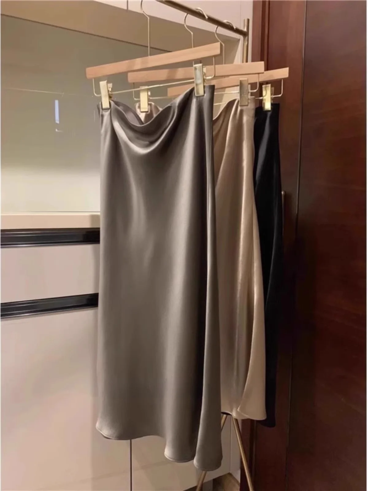 Extra Large 300 Pounds Acetate Silk Satin A-Line Midi Skirt Women's Summer High Waist Straight Cut Slimming Skirts