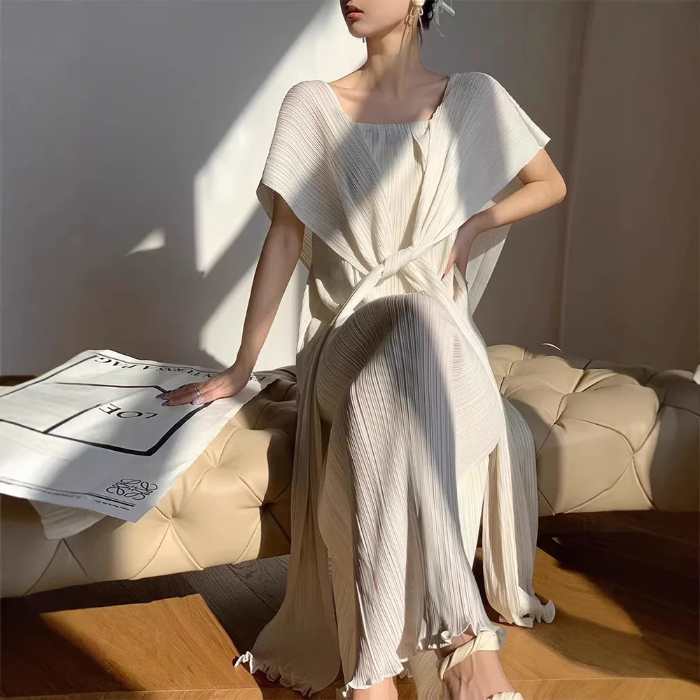 

Fold Miyake Pleated Solid Square Neck Batwing Sleeve Waist Belt Ruffle Hem Dress Loose Breathable Wearwomen's Casual Dresses