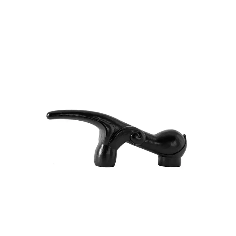 

Ornament black tabletop resin sculpture, aisle cabinet sales office decoration