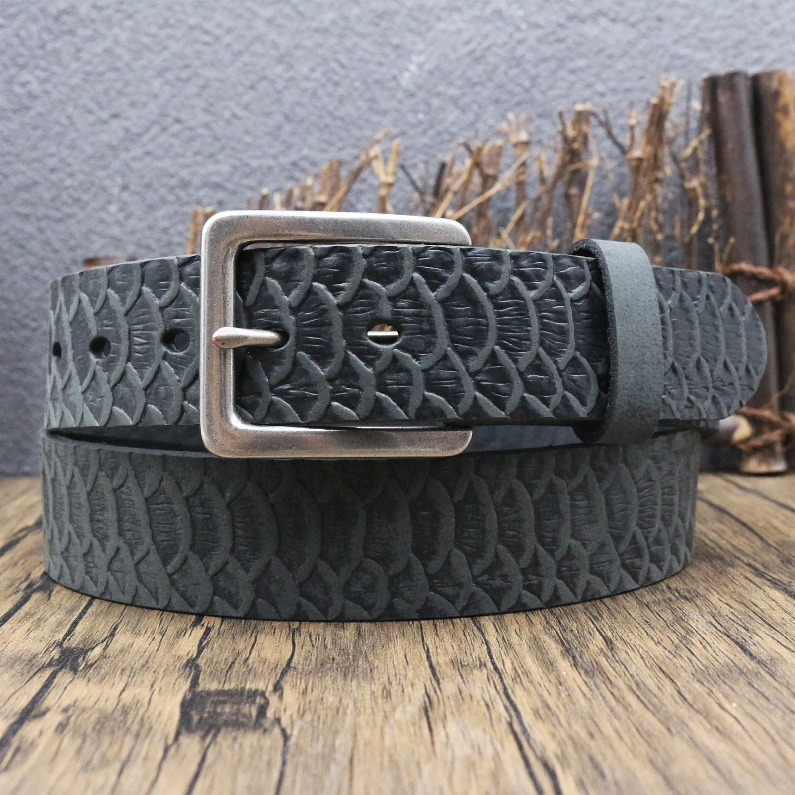 Top Grain Crazy Horse Leather Pin Buckle Belt Raised Surface Carved Pattern Primitive Retro Leather Hue Wear‑Proof Assembly