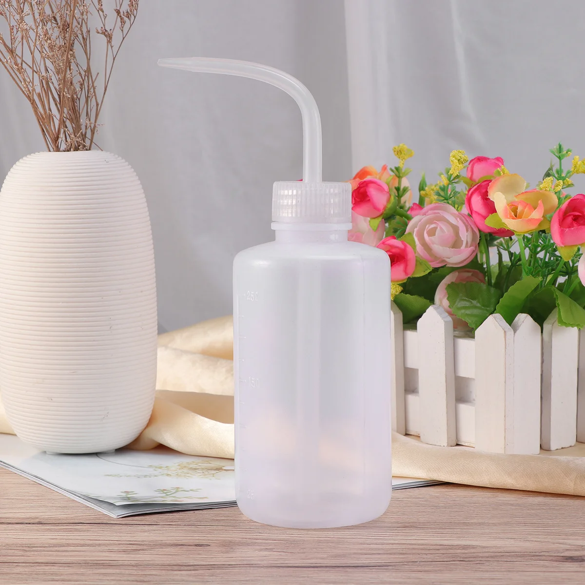 

2Pcs White Narrow Mouth Angled Squeeze Bottles Adjustable Flow Leakproof Design Durable Plastic for Lab Cleaning Lash Watering