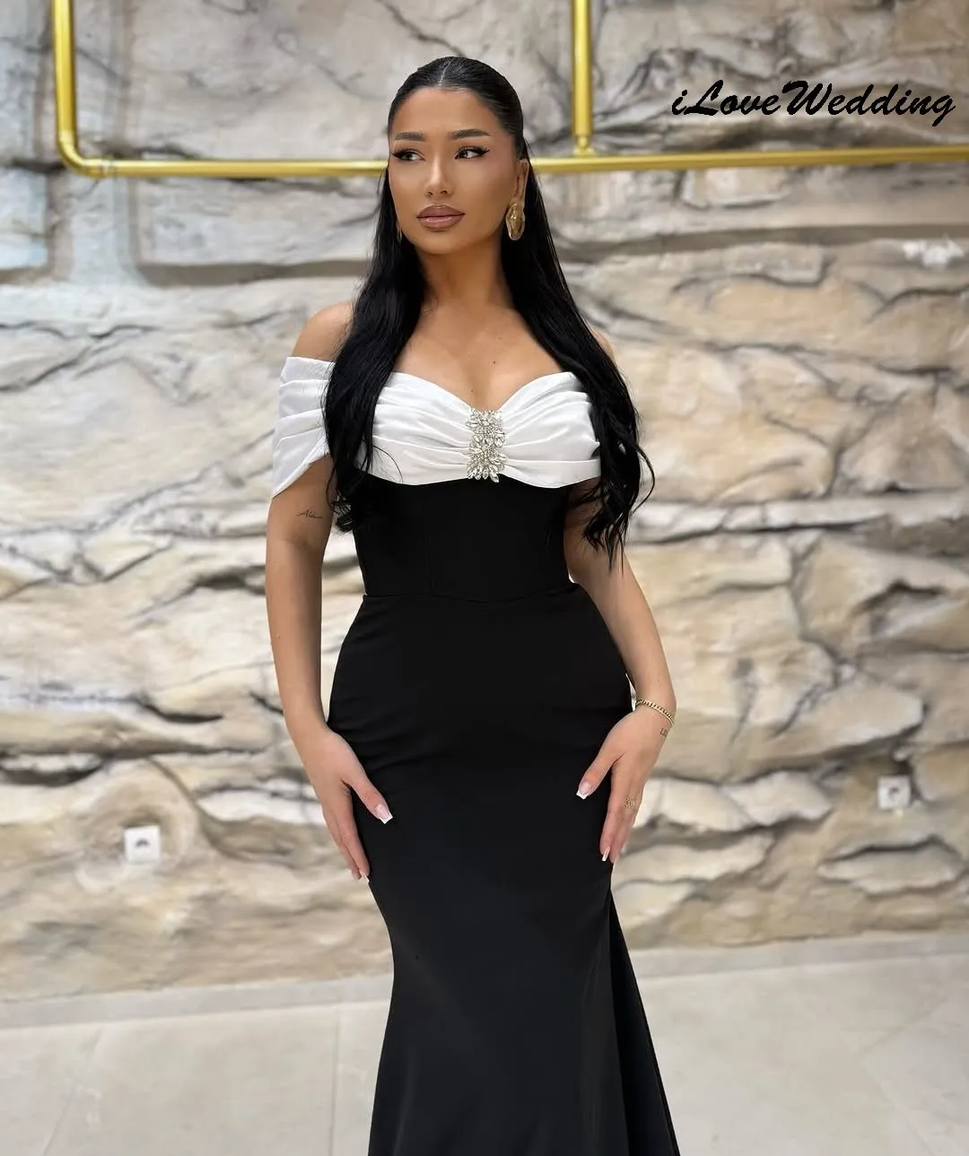 

Customized Elegant Black Off The Shoulder Prom Dress Mermaid V-Neck Elegant Women Party Dress Pleated Evening Dress Floor Length
