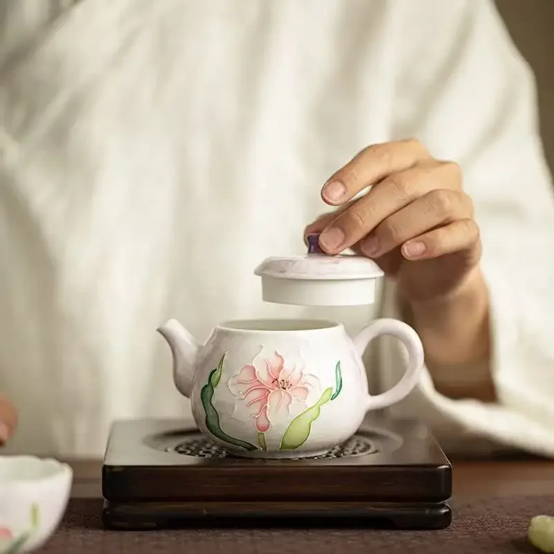 1PC 180ML Misty Purple Pure Hand-painted Lily Fragrant Teapot Dezhong Pot Exquisite Ceramic Teapot Household KungFu TeaSet Gifts