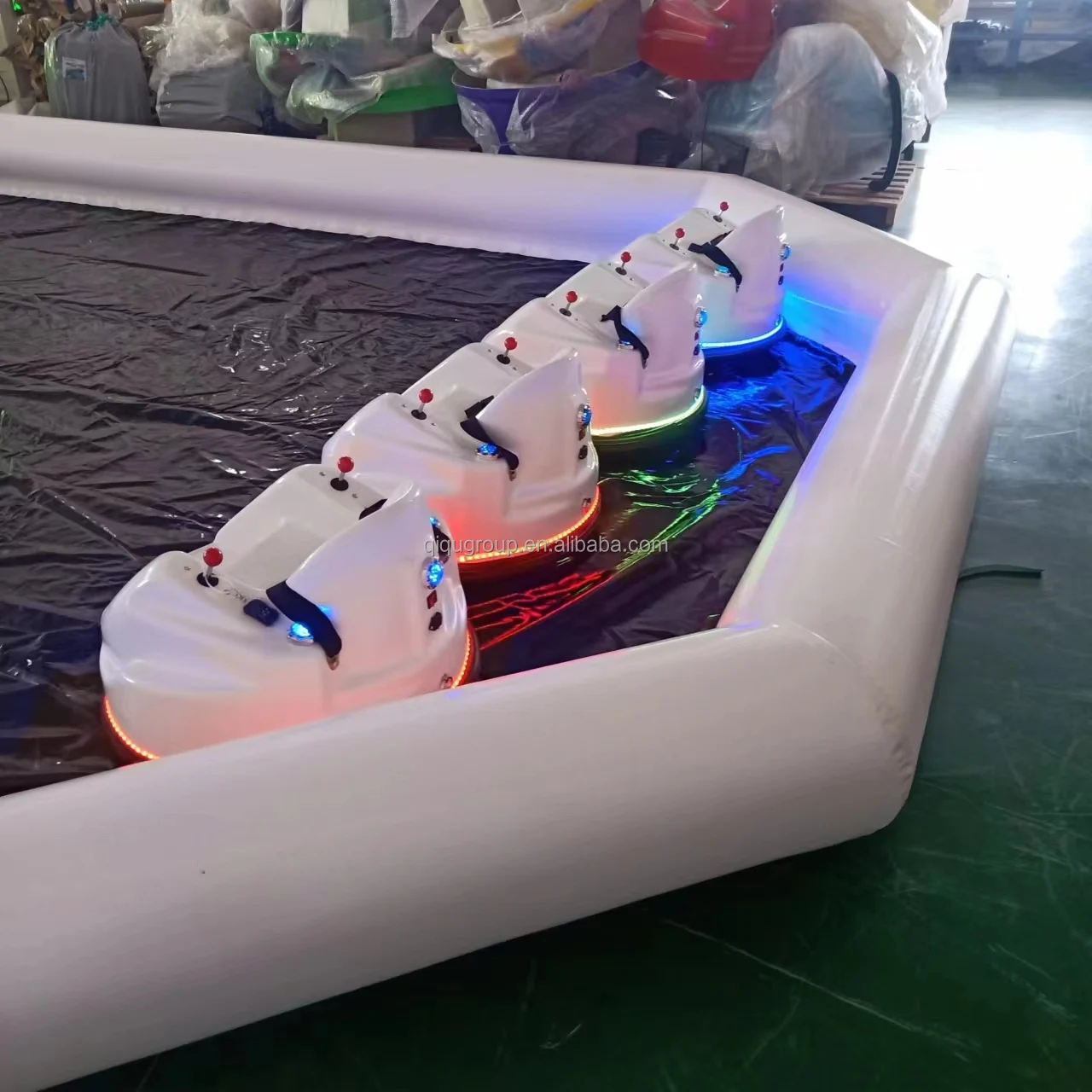 

Kids Bumper Cars Dual-drive Remote-Controlled Electric Bumper Cars with Bluetooth Functionality Dazzling Lights Infant Music