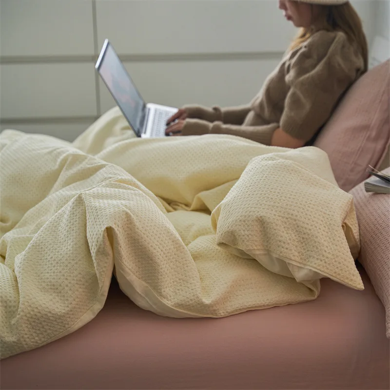 

Eco-Friendly 100% Cotton Waffle Bedding Solid-Color 300TC Woven Pillowcase & Sheet Sets Stylish and Sustainable for Home Use