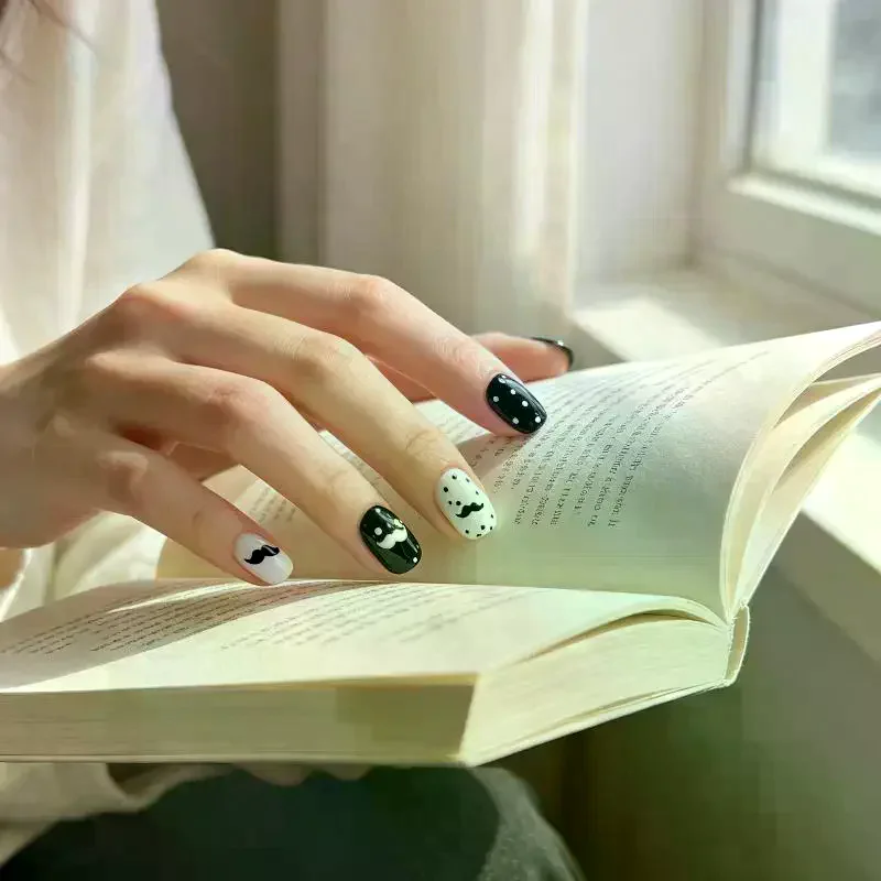 /Kuz/Short Square Nail Tips Wearable Nail Art Black And White Contrasting Colors With Mustaches Hearts Decor For Women 10/30Pcs