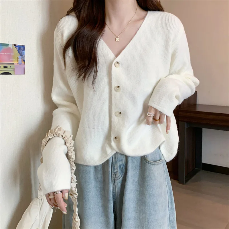 

V-neck Knitted Cardigan Women's Spring and Autumn Tricolor Short Sweater Jacket with Bottom High Waist and Shoulder French