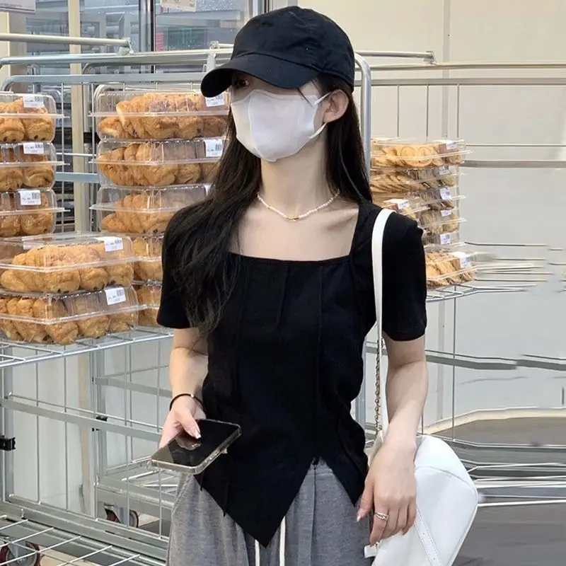 

Pure Style Slim Short Sleeves Short T-shirt for Women with Niche Design Irregular Hem Square Collar Top