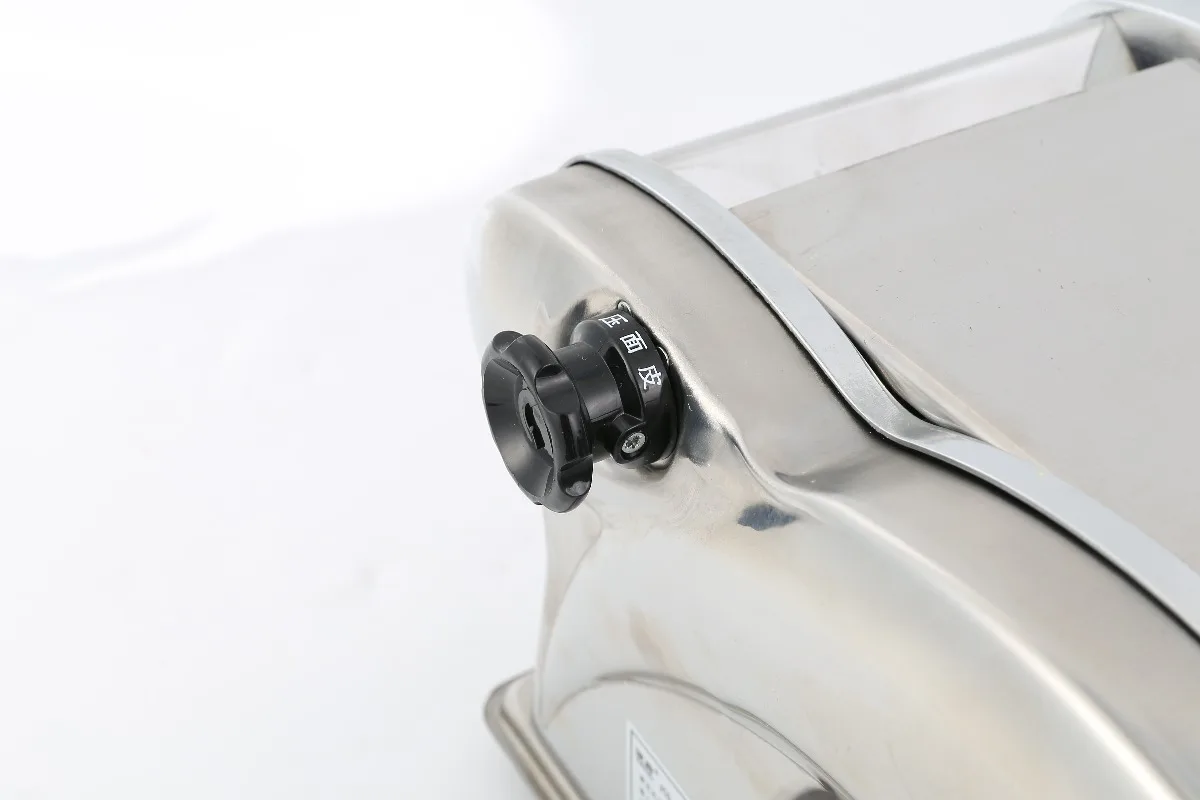 ماكينة صنع المعكرونة الكهربائية JCD-10L للاستخدام المنزلي