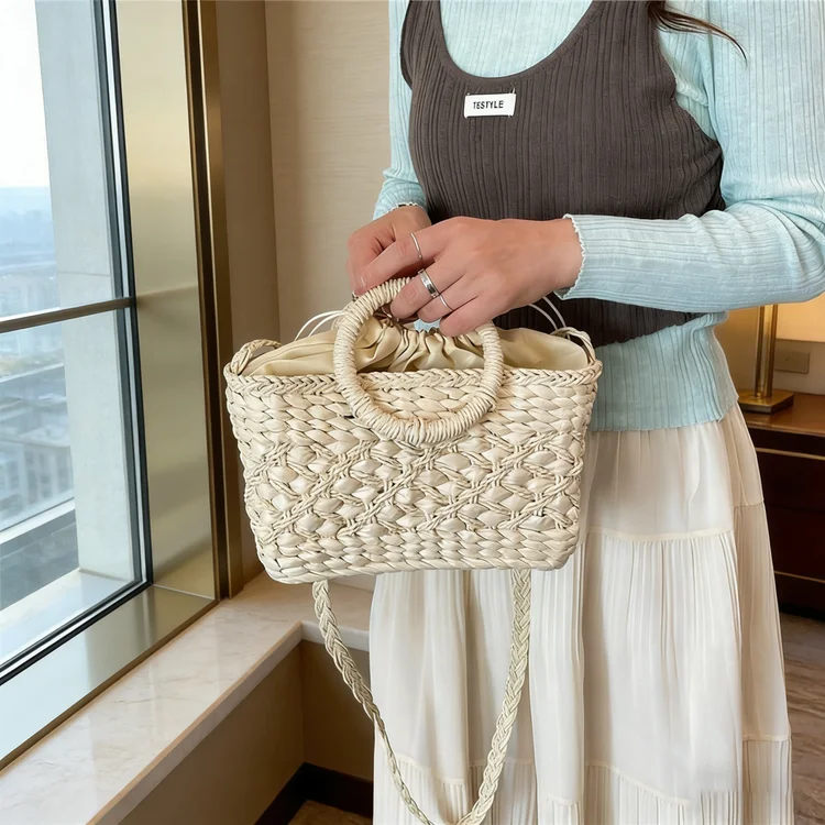 

Luxury Leather Ladies Messenger Bag High End Classic Elegant Fashionable Women Handbag Trendy Paris Designer Style Tote Bag