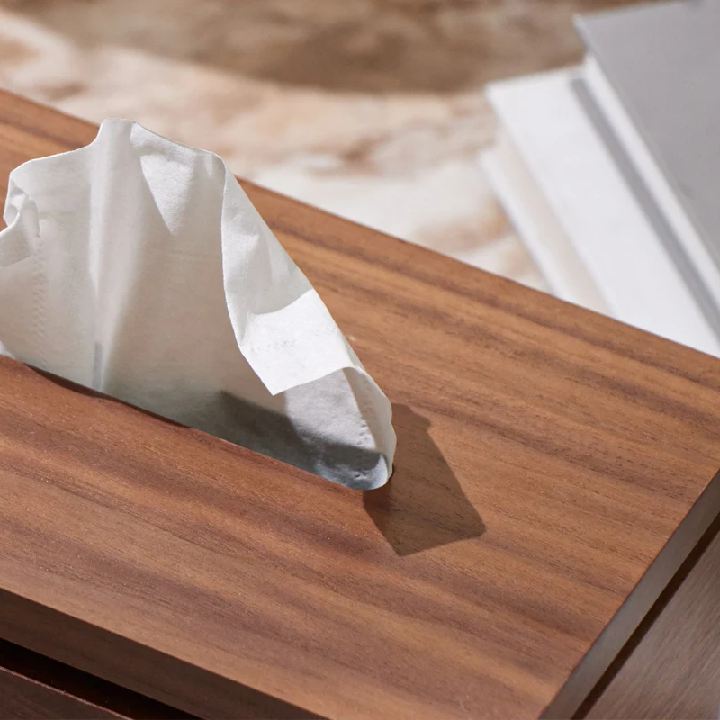 صندوق تخزين مناديل خشبية بنية حديثة مصنوعة يدويًا بتصميم خشبي مربع