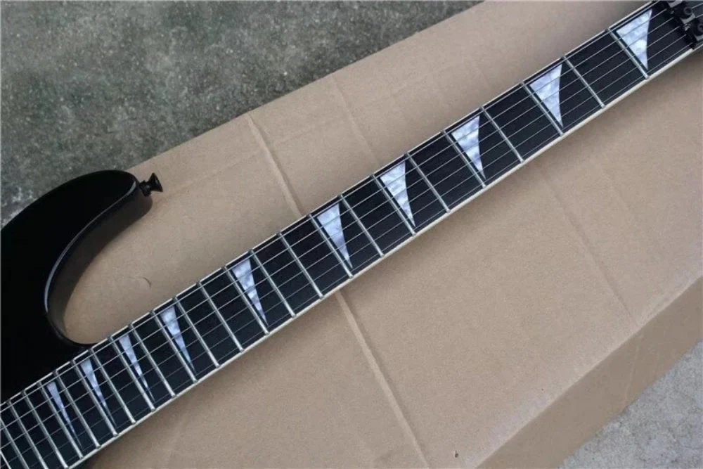 6 Strings Electric Guitar with Rosewood Fingerboard,Black Hardware,Provide customized services