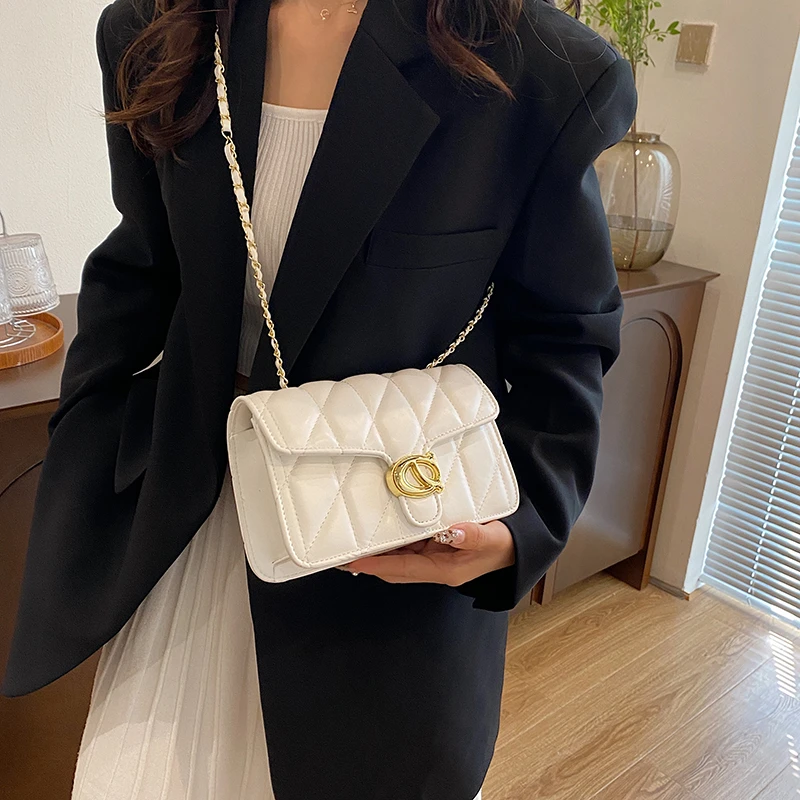 우아한 모나코 빈티지 경량 소프트 룩을 특징으로 하는 메테오 패턴 가죽으로 제작된 고급 여성용 숄더백