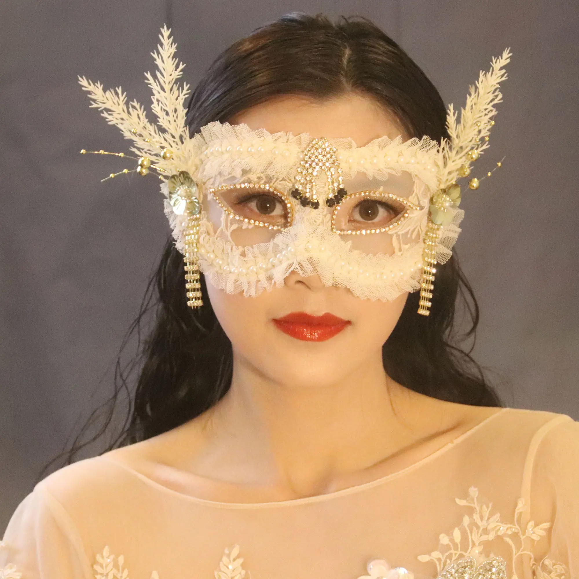 

Upscale Elegant Bridal Mask Halloween Ball Party Masked Feather Sexy Temperament Veil Lace Annual Meeting