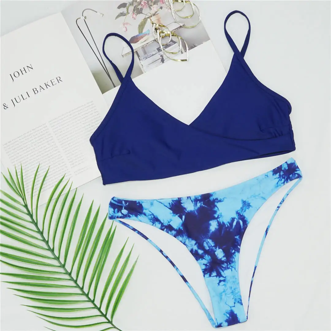 Brasilianischer Tie-Dye-Bikini mit mittelhoher Taille, zweiteiliger Badeanzug für Damen, bedruckter Badeanzug, Badebekleidung, Modell V2421. – Detail 23
