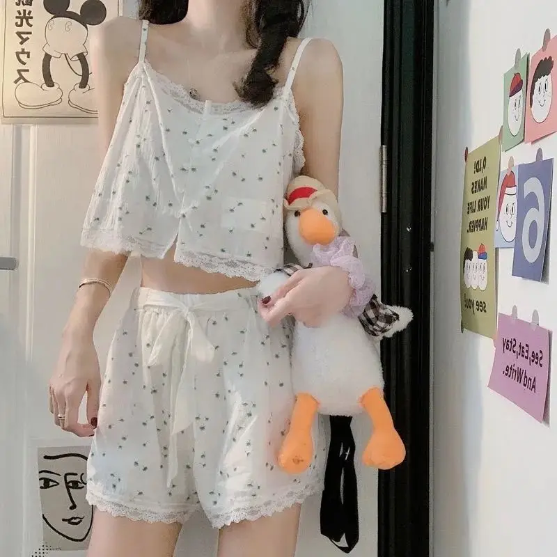 

Женские пижамные комплекты с цветочным принтом, милые топы на тонких бретельках для девочек, шорты на шнурке, тонкие дышащие уютные модные пижамы, женская одежда для отдыха