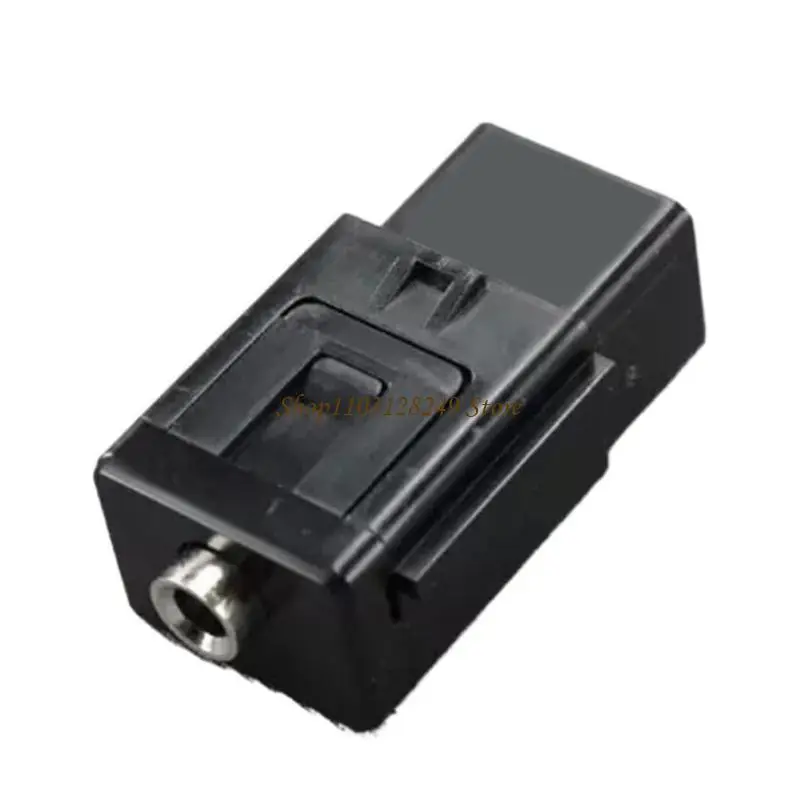 N5KD Automotive Grade Auxiliary Socket With Corrosion Resistant Contacts Longevity