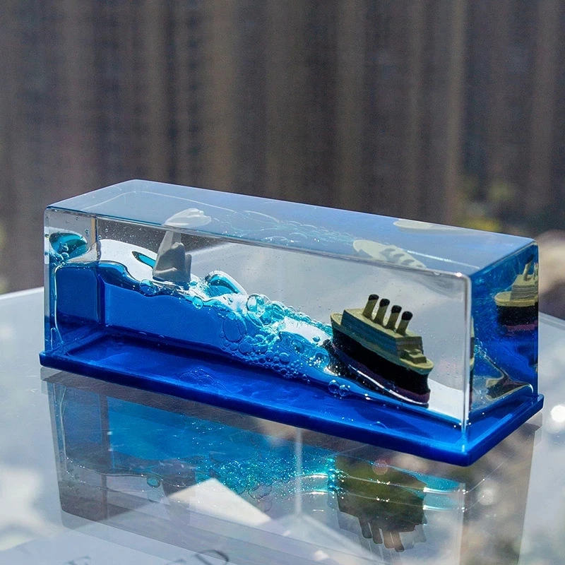 Nave in Liquid Thousand Sunny Fluid Liquid Drift Floating Boat Creative Ship Bottle Living Room Decoration