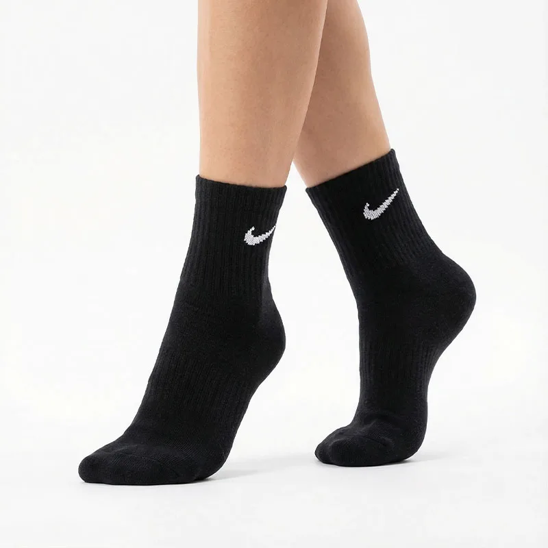

Nike EVERYDAY LTWT ANKLE 3PR Удобный, дышащий, влагоотводящий, минималистичный, универсальныйSX7677-010
