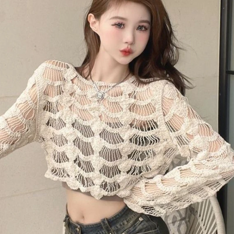 Knitted Sweater with Intricate Hook Patterns Fashionable and Sophisticated Knitwear for Women