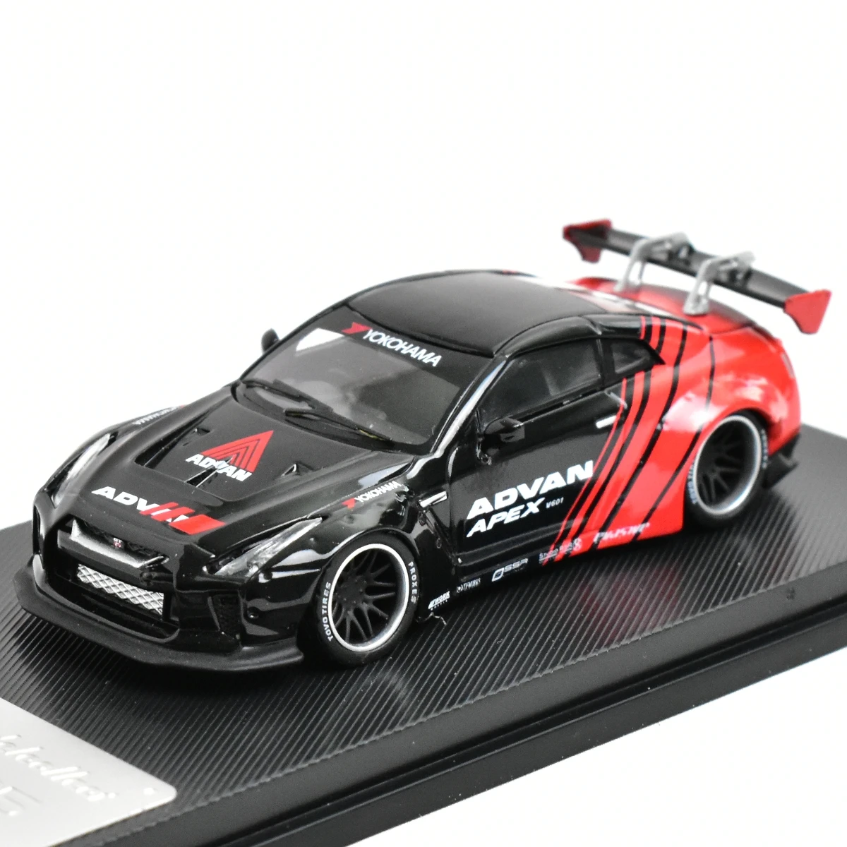 MC Model Collect 1:64 GTR R35 Diecast Model Car