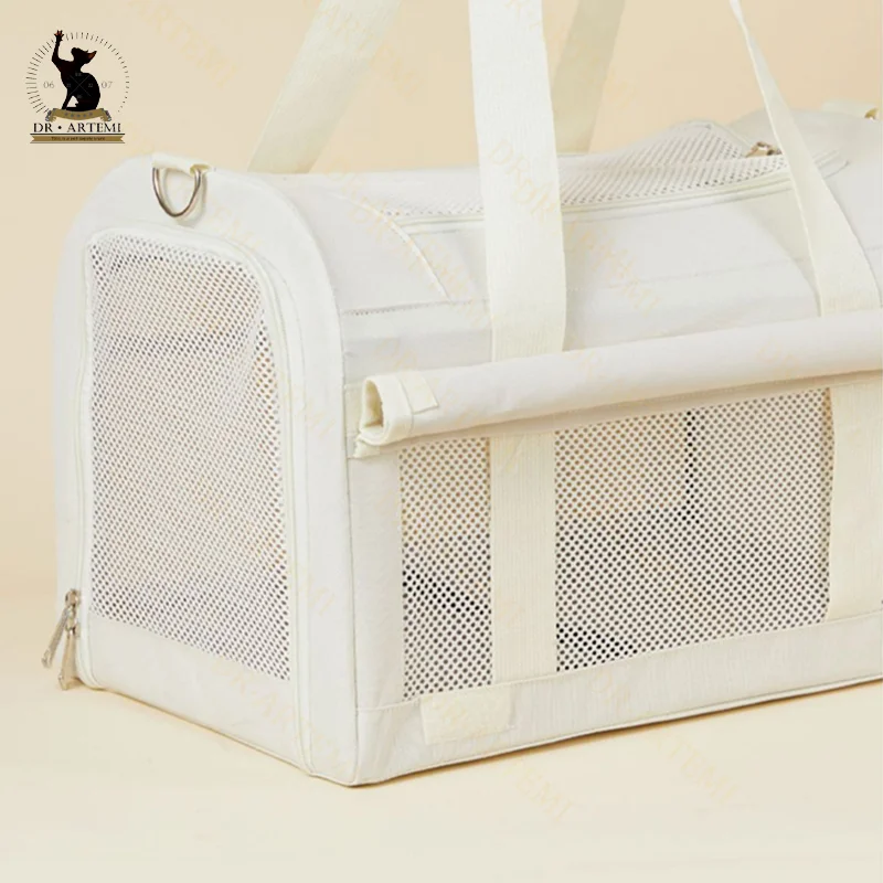 Breathable Large Capacity Pet Travel Carrier Bag Portable Pet Outdoor Fashion Leisure Bag For Cats And Dogs