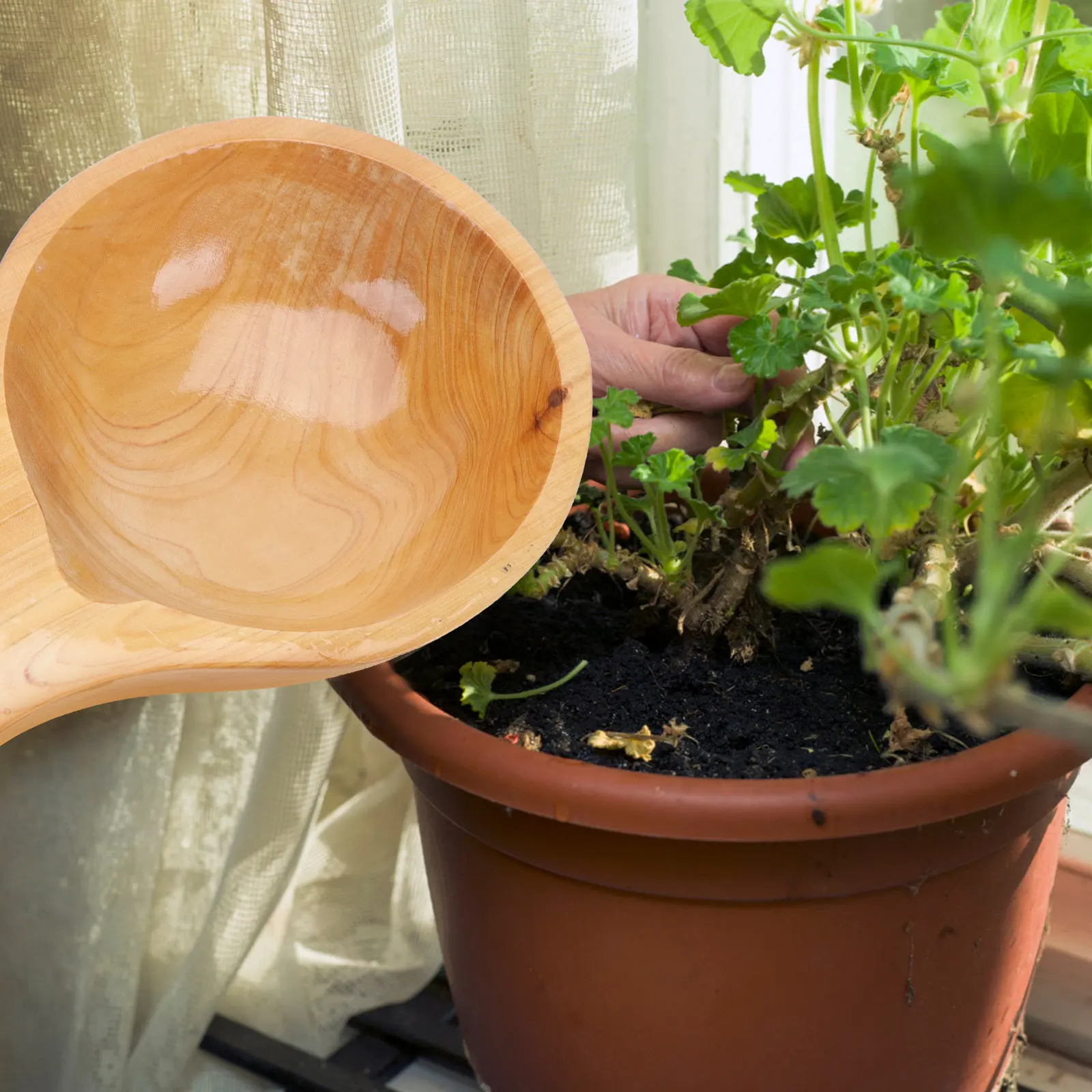 1Pcs Aromatic Cedar Wood Water Ladle Solid Wood Multipurpose Scoop for Kitchen Gardening Bathing Hair Washing Household Use