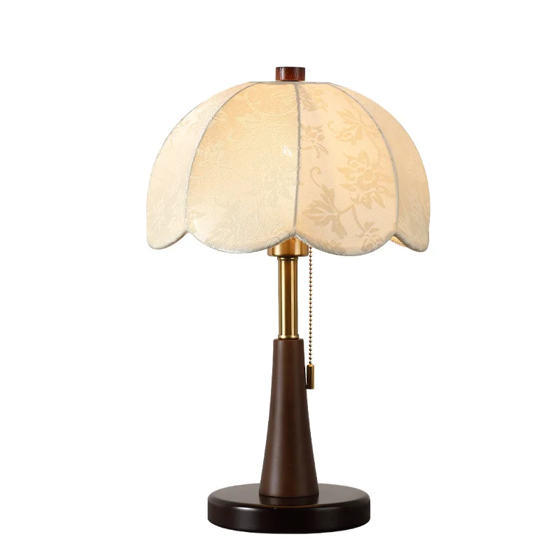 

Medieval style living room decorative table lamp Modern simple home bedroom bedside lamp Study lamp