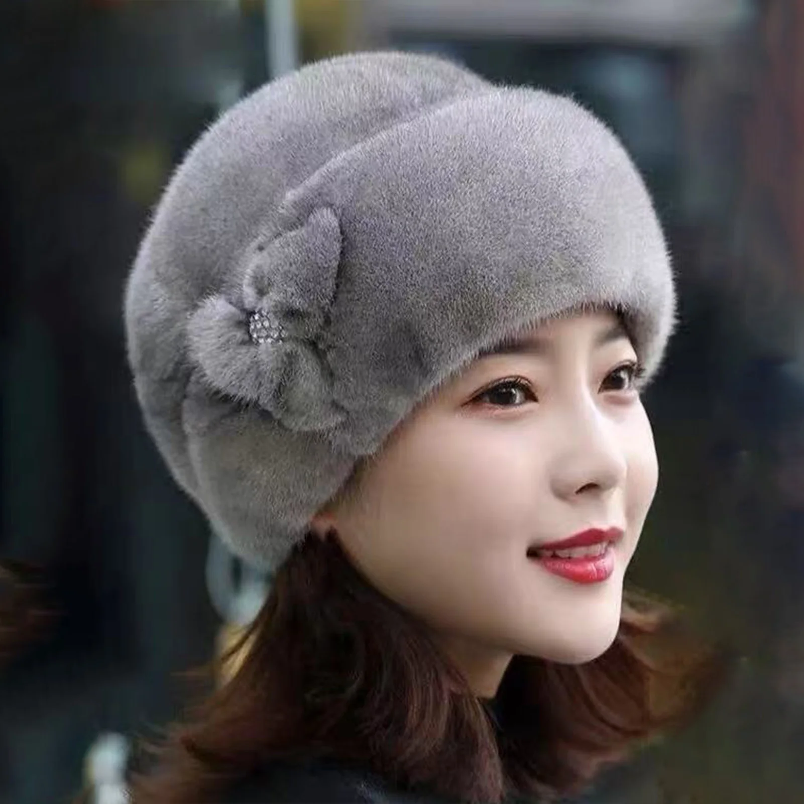 قبعة شتوية نسائية من المينك الصناعي، قبعة صغيرة مرنة دافئة أنيقة للأم، قبعة جمجمة ناعمة قابلة للتمدد للسيدات في منتصف العمر وكبار السن