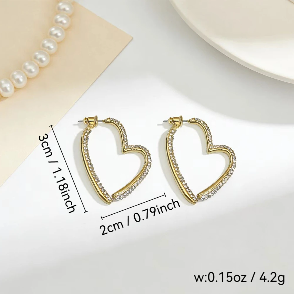 Sparkling Diamond-Filled Heart-Shaped Earrings, French-Style Heart-Shaped Diamond-Studded Earrings, Versatile and Elegant Date-Night Earrings