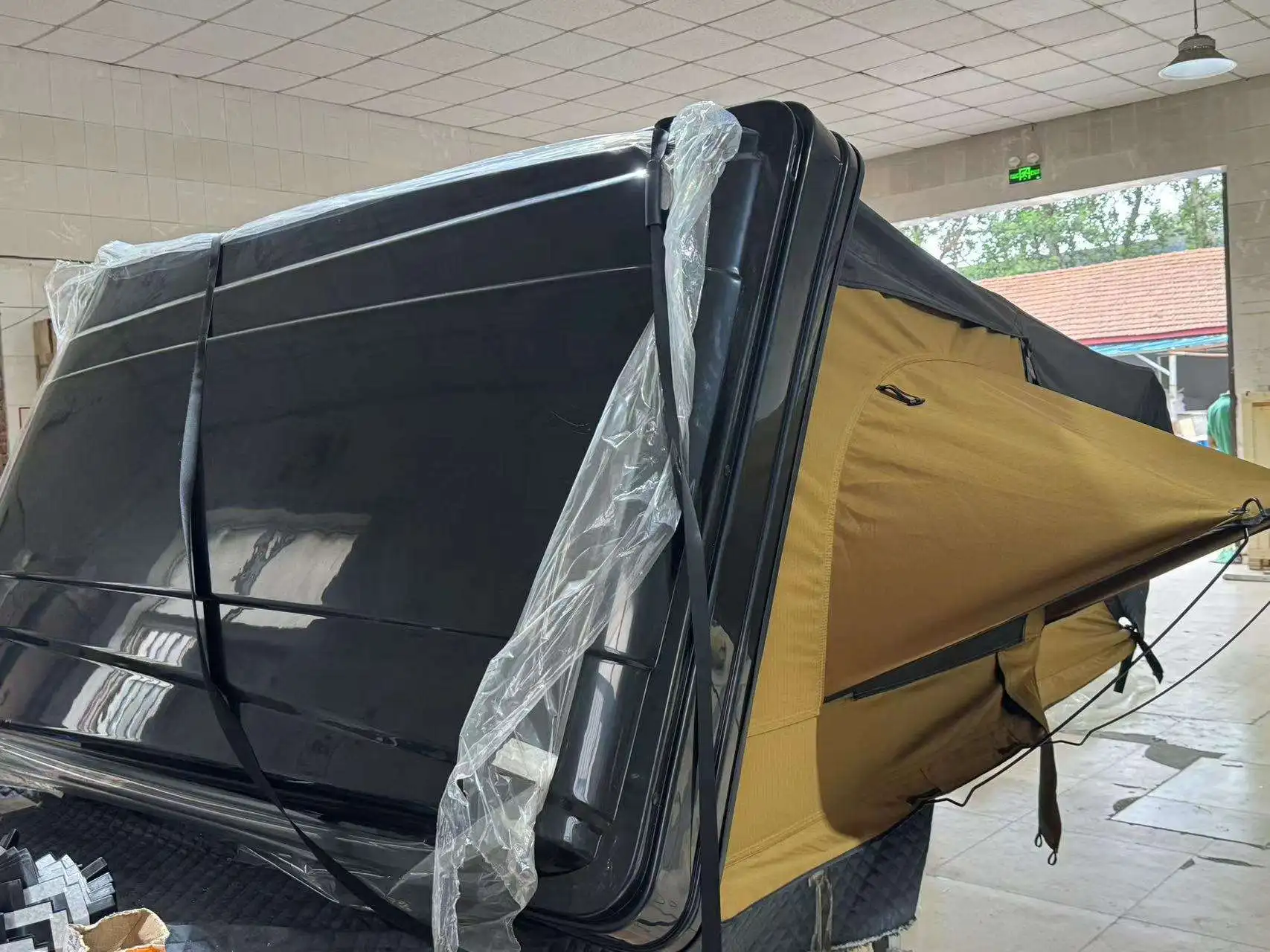 4WD Adventure Cruiser Outdoor Hard Shell Car Roof Top Tent Camping Rooftop Tent for Sale