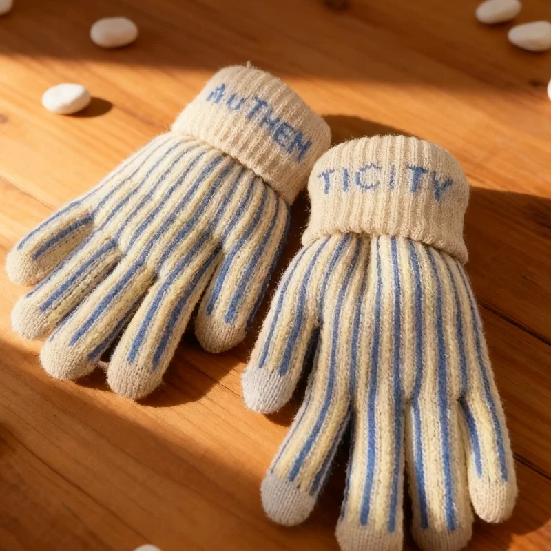 1 Pair of Striped Retro Fleece-Lined Touch-Screen Neck-Hanging Knitted Gloves, Warm for Cycling, Suitable for Men and Women, Autumn and Winter, Essential for Cold Weather, Perfect for Students, Holiday Gifts