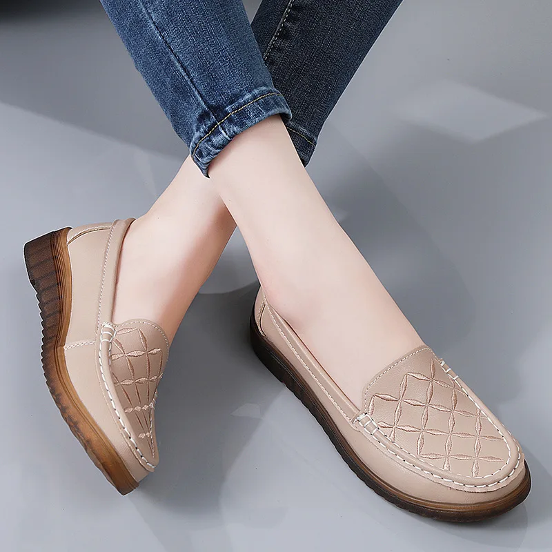 

Новинка: женские повседневные туфли-слипоны на плоской подошве из бычьего сухожилия, с вышивкой, для женщин среднего и старшего возраста, большие размеры