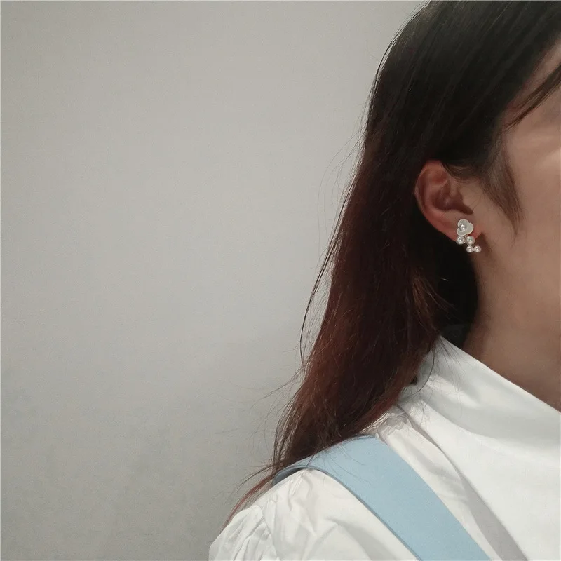 GRACE JUN New Arrival Baroque Temperament Clip on Earrings Sweet Pearl Flower Mosquito Coil Ear Clip Earrings Female Jewelry
