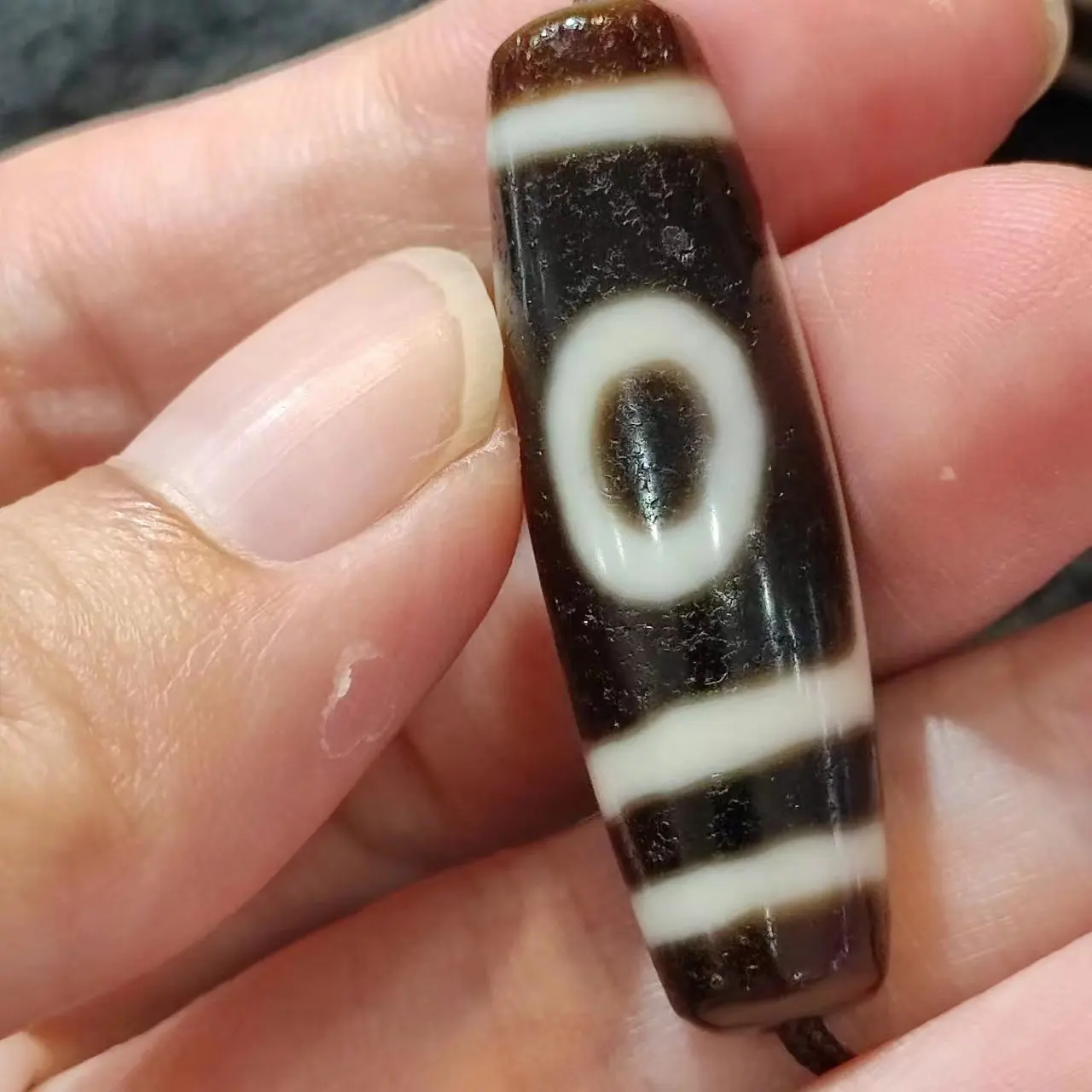 1pcs/lot Natural old agate two-eyed seven-eyed totem dzi Precious varieties Weathering lines Old mineral materials Fine taki