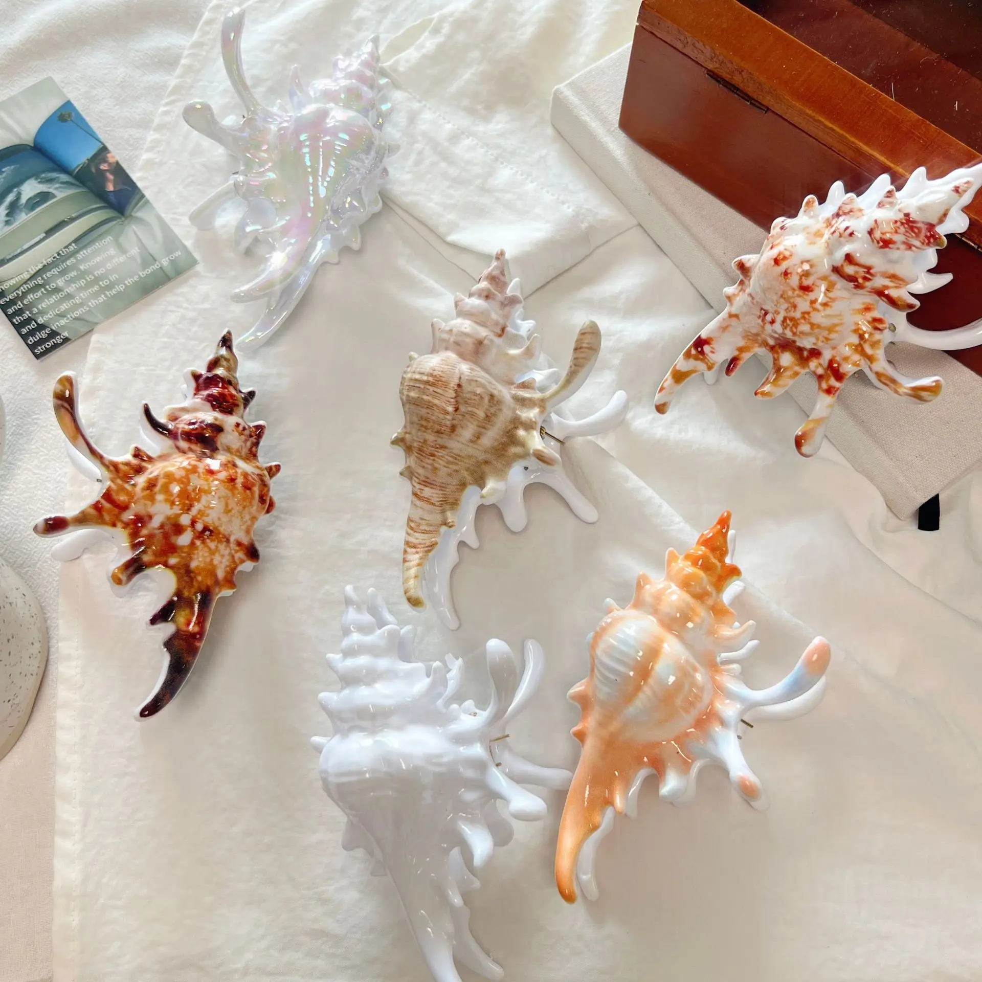 

Красивая большая заколка-краб для волос в форме ракушки 2025 года, с объемным цветным дизайном, из экологически чистого акрила, аксессуары для волос для женщин