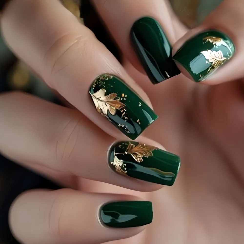 

24PCS European American Wear Nail Green Background Light Luxury Fluorescent Gold Flower Square Fake Nail Tablets Press on Design