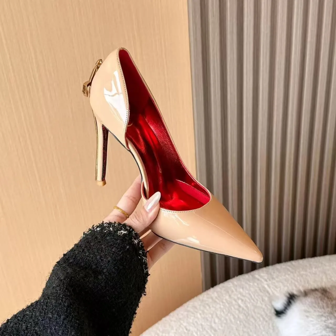 Side Empty Gold Scepter Nude H – Patent Leather Pump recenzja i cena