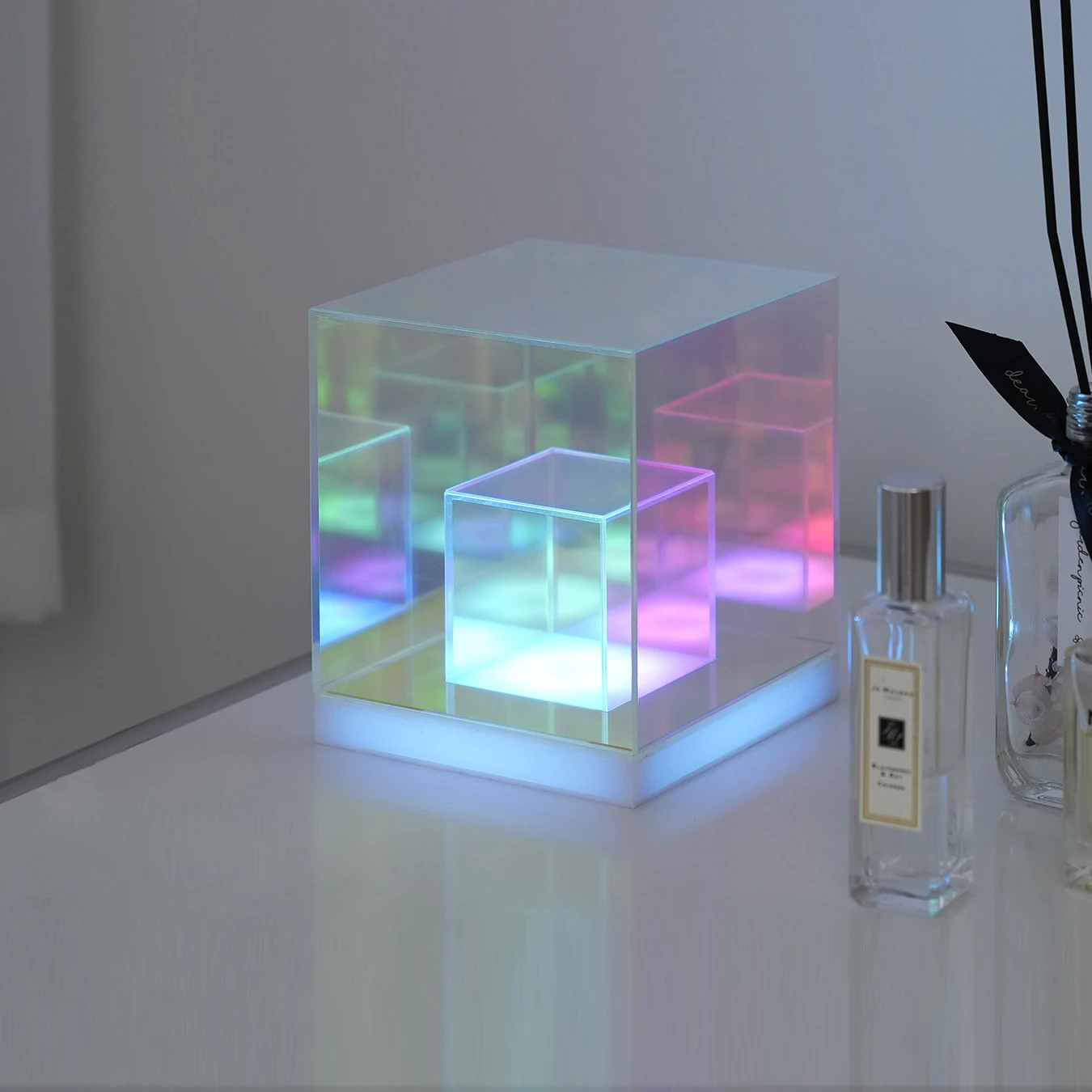 Imagem -05 - Night Light Table Lamp Usb Led Colorido Luz Led Acrílico Cube Lâmpada Decorações Modernas Luz para Quarto e Sala de Estar