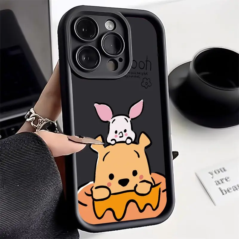 Custodia per telefono in Silicone liquido Pooh Bear per iPhone 15 14 13 12 11 Pro Max XS X XR 8 7 6S 6 Plus SE 2020 Cover morbida antiurto Funda