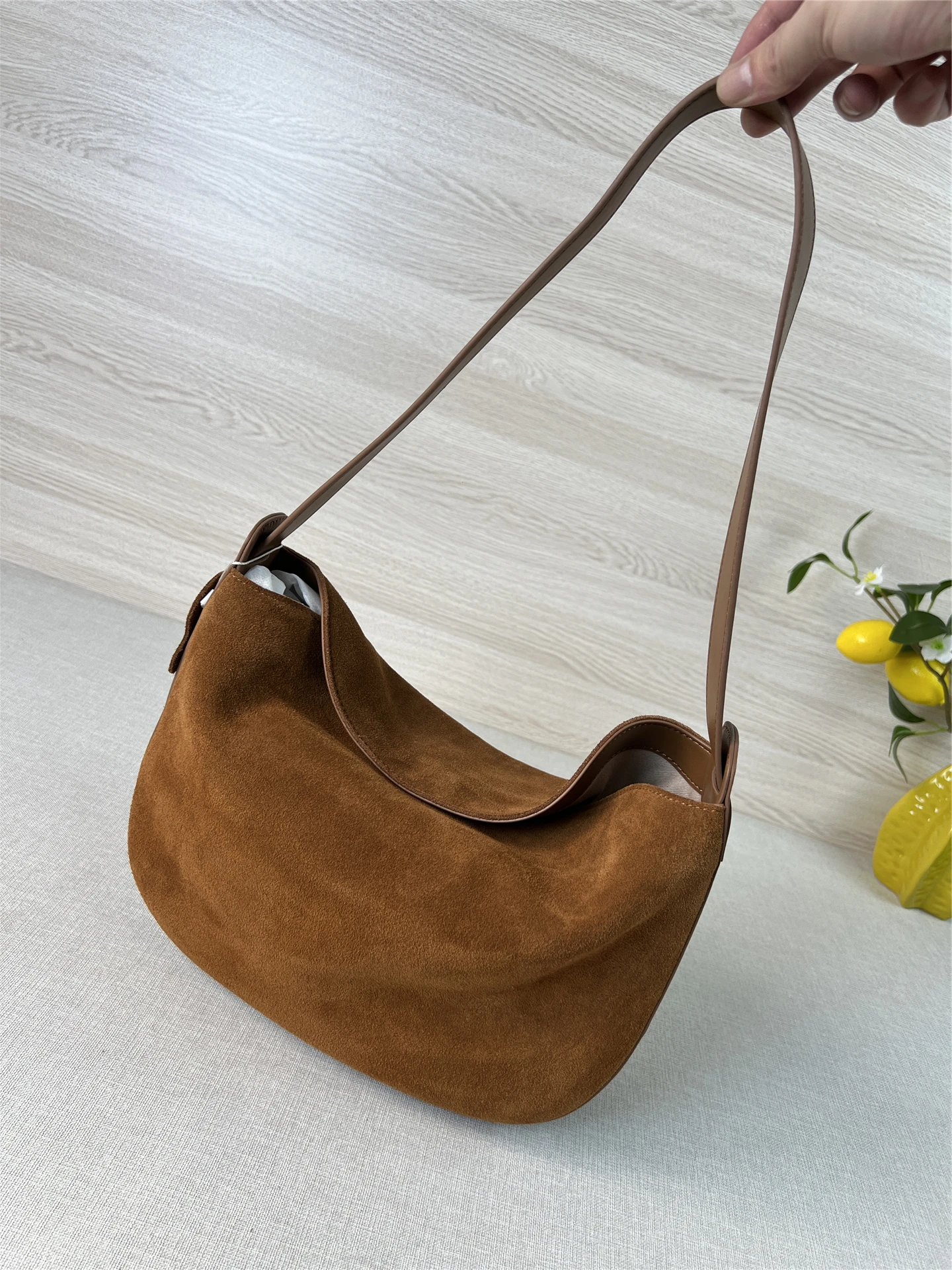 

New High-Quali Frosted Leather Dumpling Bag Large Capaci Faionable Versatile Single oulder Simple Crossbody Bag Commu...