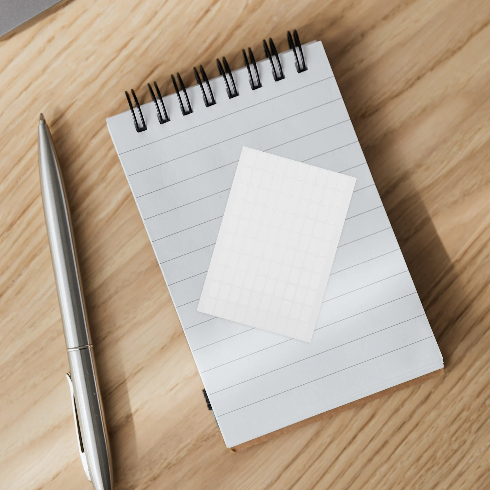 400Pcs No Trace Nano Sticky Putty Clear Removable Adhesive Dots for Hanging Posters Wall Decorations Crafts Baseboard Mounting